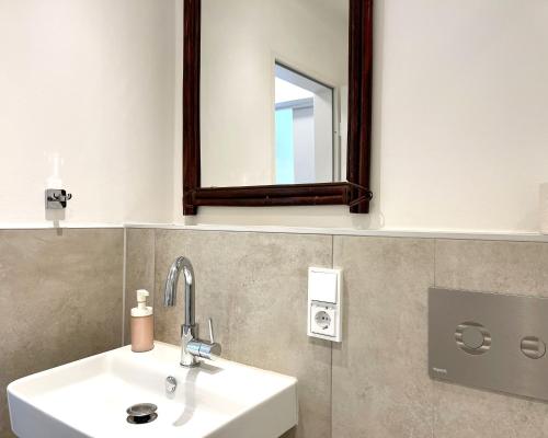 Bilik mandi di Studios im Haus Deutsch Krone I home2share