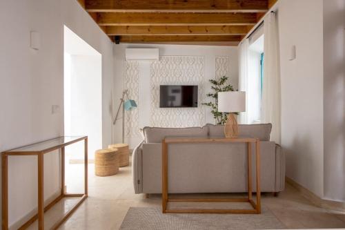 Alhondiga City Center Private House by Valcambre