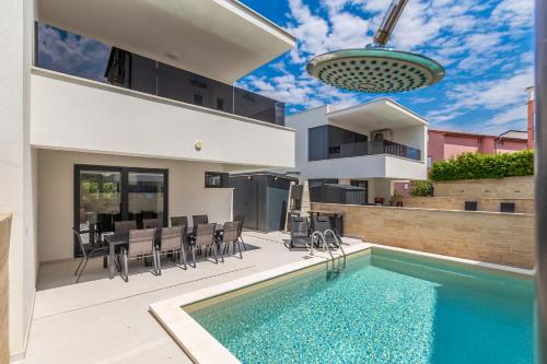 Modern holiday house JASMINKA