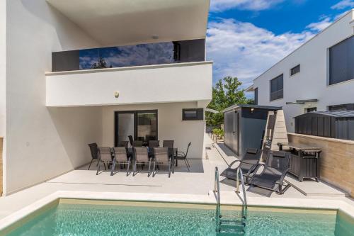 Modern holiday house JASMINKA
