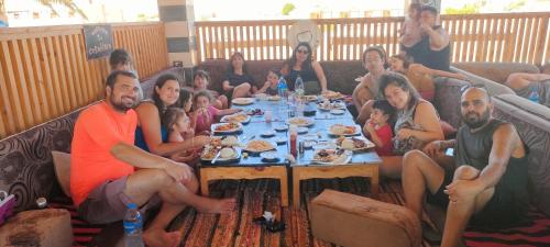Επισκέπτες που μένουν στο Casablanca Beach Camp