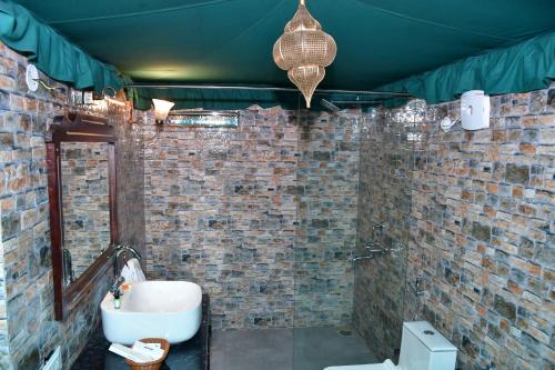 A bathroom at Ananda Resort