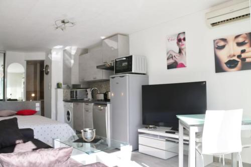 Studio 518, port Soleil au village naturiste