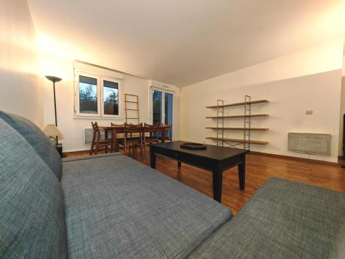 Photo de la galerie de l'établissement Appartement Île Saint-Germain - 3 pièces, à Issy-les-Moulineaux