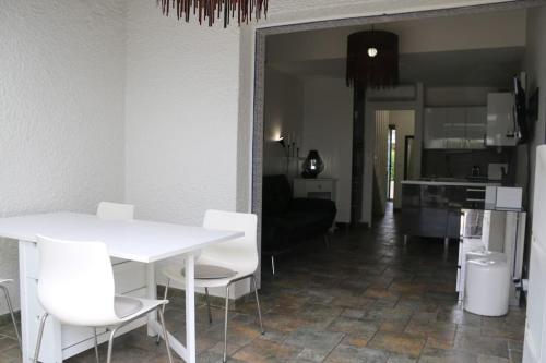Villa 17, Héliovillage au village naturiste