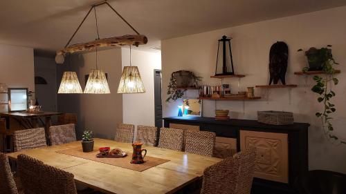 Photo de la galerie de l'établissement Le P'tit Gardechois- Gite Cocooning 6-8 personnes ( Sud Ardèche), à Saint-André-de-Cruzières