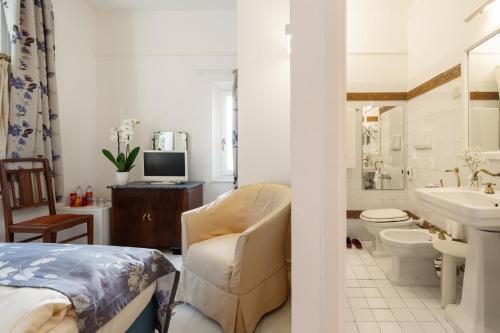 Ένα μπάνιο στο Villa Pambuffetti