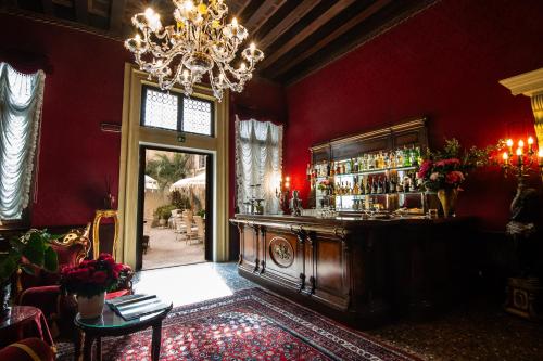 Salon ou bar de l'établissement Palazzo Paruta & Wellness Suites