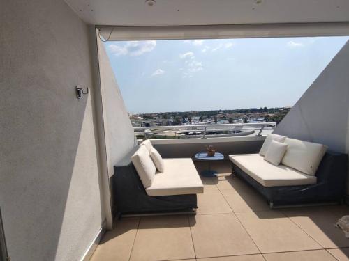 Appartement 323, Port Ambonne