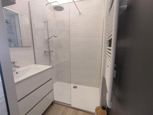 Appartement 323, Port Ambonne