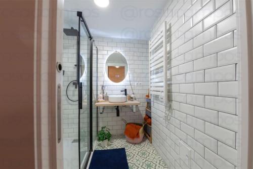 RB - Urban loft retreat, comfort & good location
