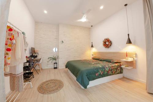 RB - Urban loft retreat, comfort & good location