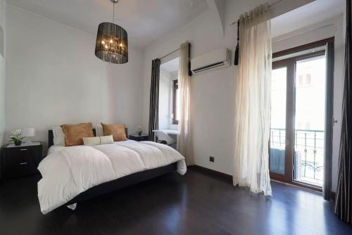 Charming 2-Bedroom Apartment for an Authentic Lisbon Experience