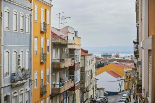 Charming 2-Bedroom Apartment for an Authentic Lisbon Experience