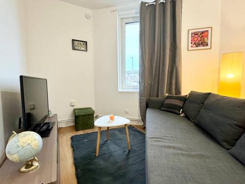 Photo de la galerie de l'établissement AuKabest 3 * Proche ferry * Gare, à Calais