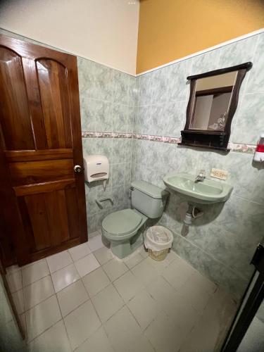 Bilik mandi di Villa Alejandra Del Quindio