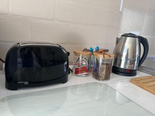 Tetera y cafetera en WestBed