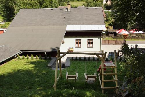 Aed väljaspool majutusasutust Chalupa Maršovka