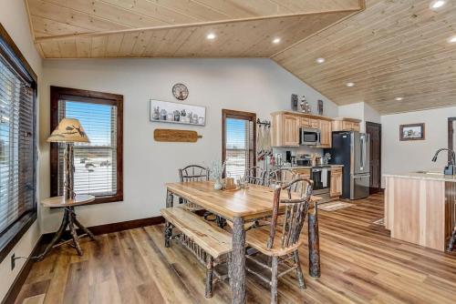 Η κουζίνα ή μικρή κουζίνα στο Castle Rock and Buckhorn Beach Lake Home