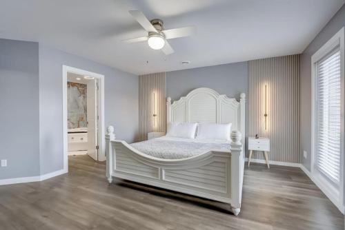 Katil atau katil-katil dalam bilik di Lakefront Therapy for Couples or Families