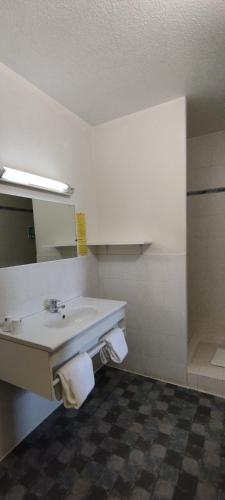 Φωτογραφία από το άλμπουμ του Hotel Du Rocher σε Le Caylar