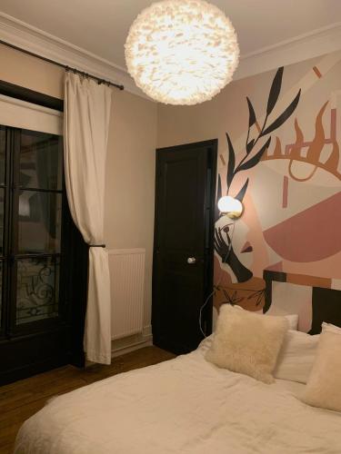 Heart of marais calm and charming NEW