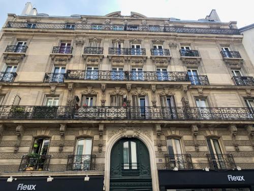 Heart of marais calm and charming NEW