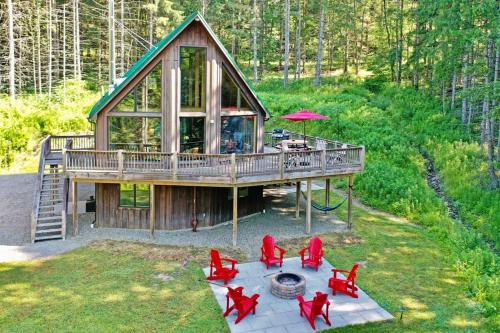 Κήπος έξω από το Hot Tub & Fire Pit~The Pines Chalet