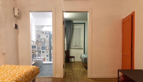 Un baño de DIMOR'A' ROOMS
