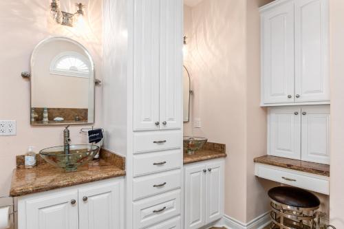 Φωτογραφία από το άλμπουμ του New! Luxurious 3 Bed Sleeps 12 Epic Views Wow σε Crystal Beach