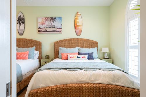 Ένα ή περισσότερα κρεβάτια σε δωμάτιο στο New! Luxurious 3 Bed Sleeps 12 Epic Views Wow