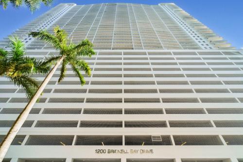 myClub at Brickell Bay photo 48