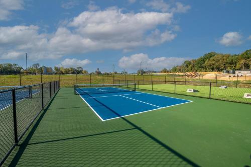 Tenis a/nebo squash v ubytování Luray RV Resort on Shenandoah River nebo okolí