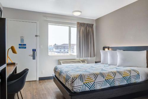 Postel nebo postele na pokoji v ubytování Motel 6-Carson City, NV