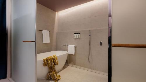 Hotel Indigo Sydney Potts Point, an IHG Hotel Image