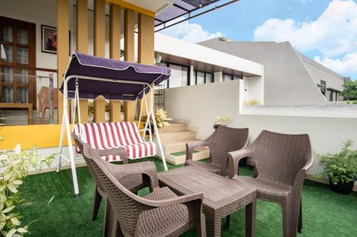 Taman di luar Bisma Balcony Homestay
