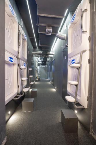 ノイダにあるNapTapGo - Japanese Premium POD Hotel - Walk to Noida Electronic City Metro! Wifi, Loungeのギャラリーの写真
