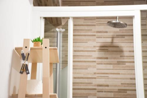 Un baño de NEU II Estudio Pas de la Casa HUT2-8180