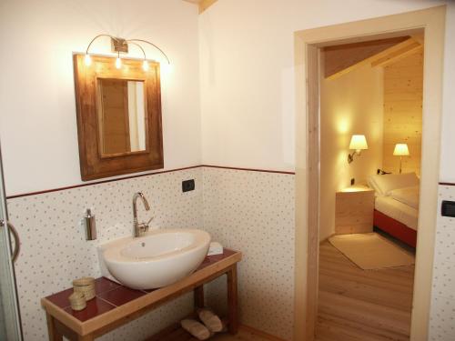 Et badeværelse på Chalet da mont Resciesa