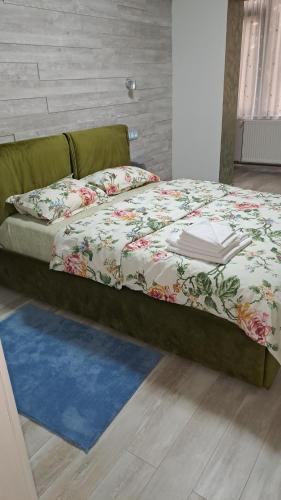 Posteľ alebo postele v izbe v ubytovaní Safta Apartaments