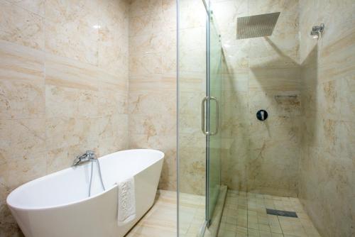 Un baño de JOHNWOOD HOTEL by Bolton