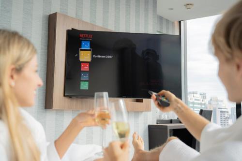 TV o dispositivi per l'intrattenimento presso The Continent Hotel Sukhumvit - Asok BTS Bangkok