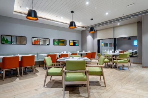 Un lugar para sentarse en Holiday Inn Katra Vaishno Devi by IHG
