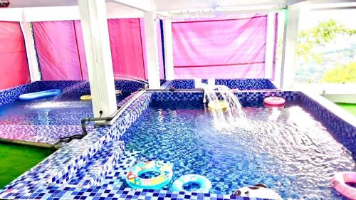 Πισίνα στο ή κοντά στο Penang Dream Banglo Sleeps 18