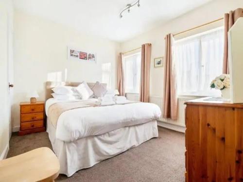 Pass the Keys 55 Heworth Village Wonderfully Cosy Family Home in York photo 10