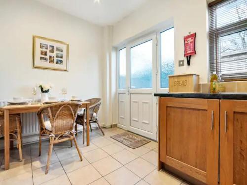Pass the Keys 55 Heworth Village Wonderfully Cosy Family Home in York photo 14