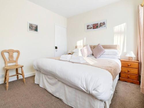 Pass the Keys 55 Heworth Village Wonderfully Cosy Family Home in York photo 15