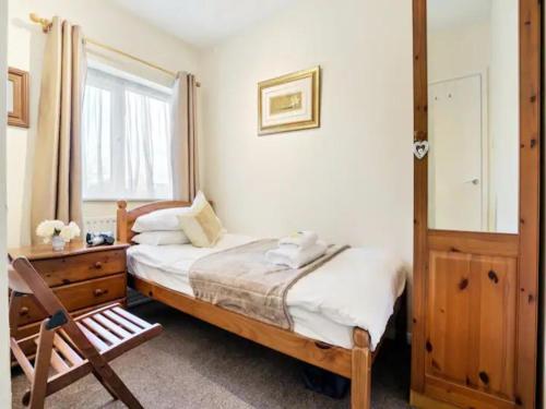 Pass the Keys 55 Heworth Village Wonderfully Cosy Family Home in York photo 8