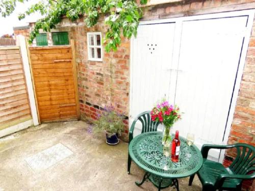 Pass the Keys 55 Heworth Village Wonderfully Cosy Family Home in York photo 20