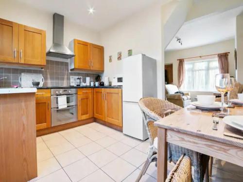 Pass the Keys 55 Heworth Village Wonderfully Cosy Family Home in York photo 21